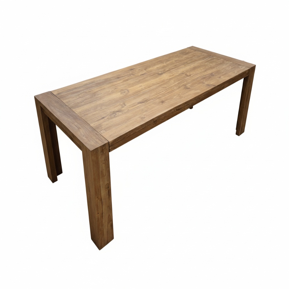 Eettafel met hoekpoten van teak